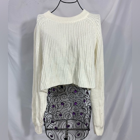 Button + Brim white cropped ribbed sweater size M/L - Picture 1 of 7